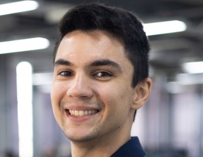 Matheus Souza, CMO do Pecege, sorrindo